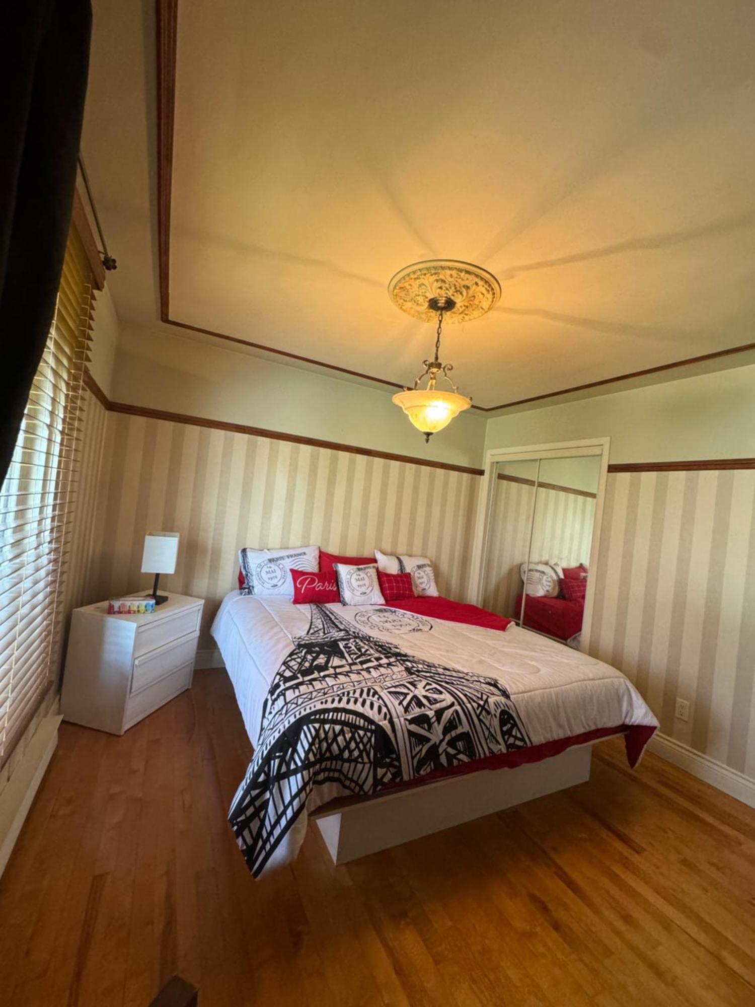 Tinga Home Chicoutimi Rum bild